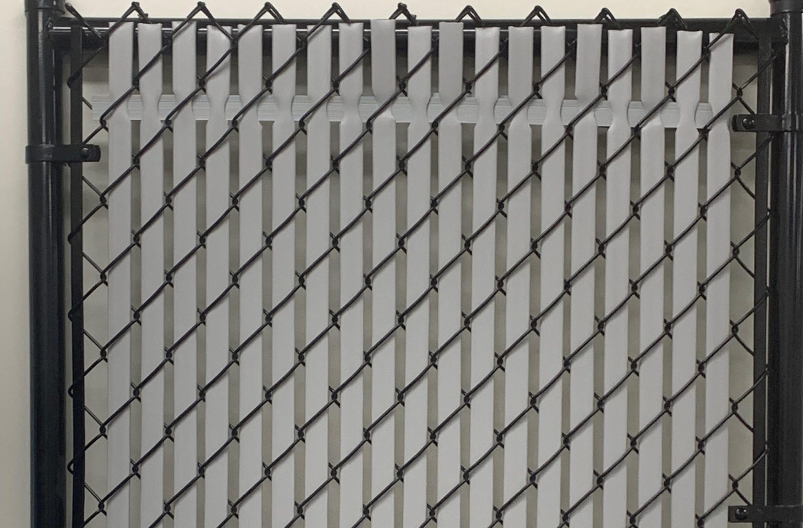 Pexco 8-ft H x 1-in W Gray Hdpe Chain Link Fence Slat 82-Pack