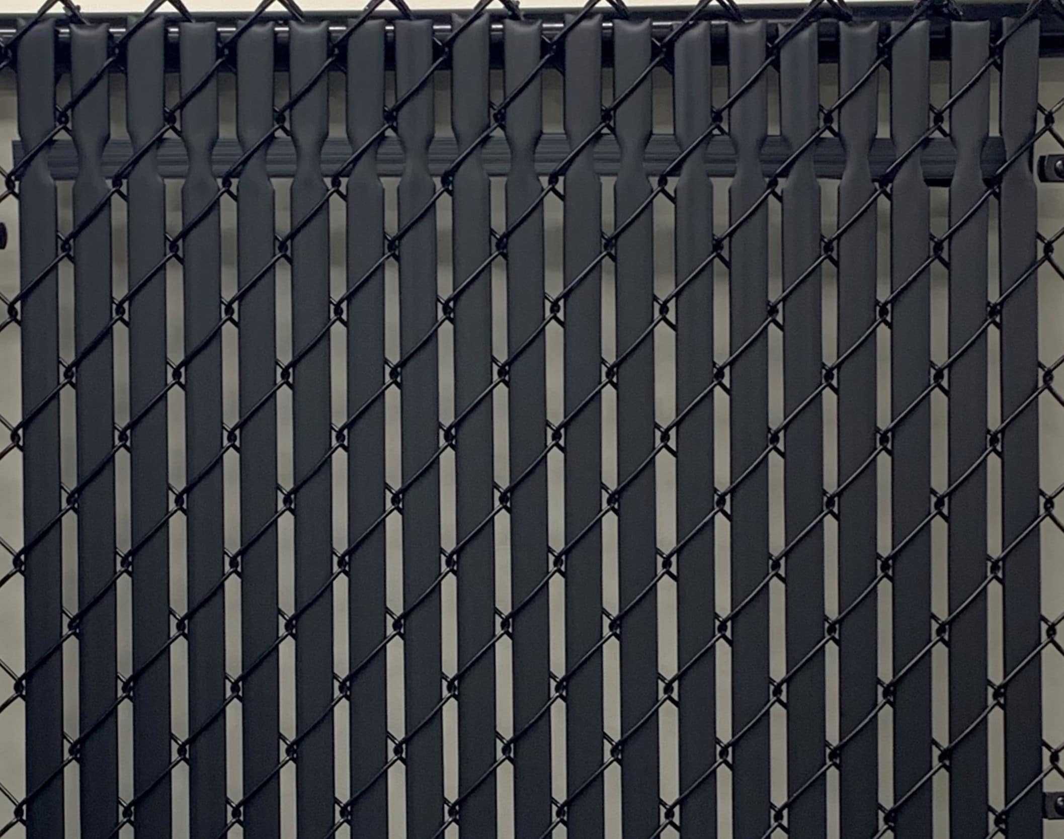 Pexco 6-ft H x 1-in W Black Hdpe Chain Link Fence Slat 82-Pack