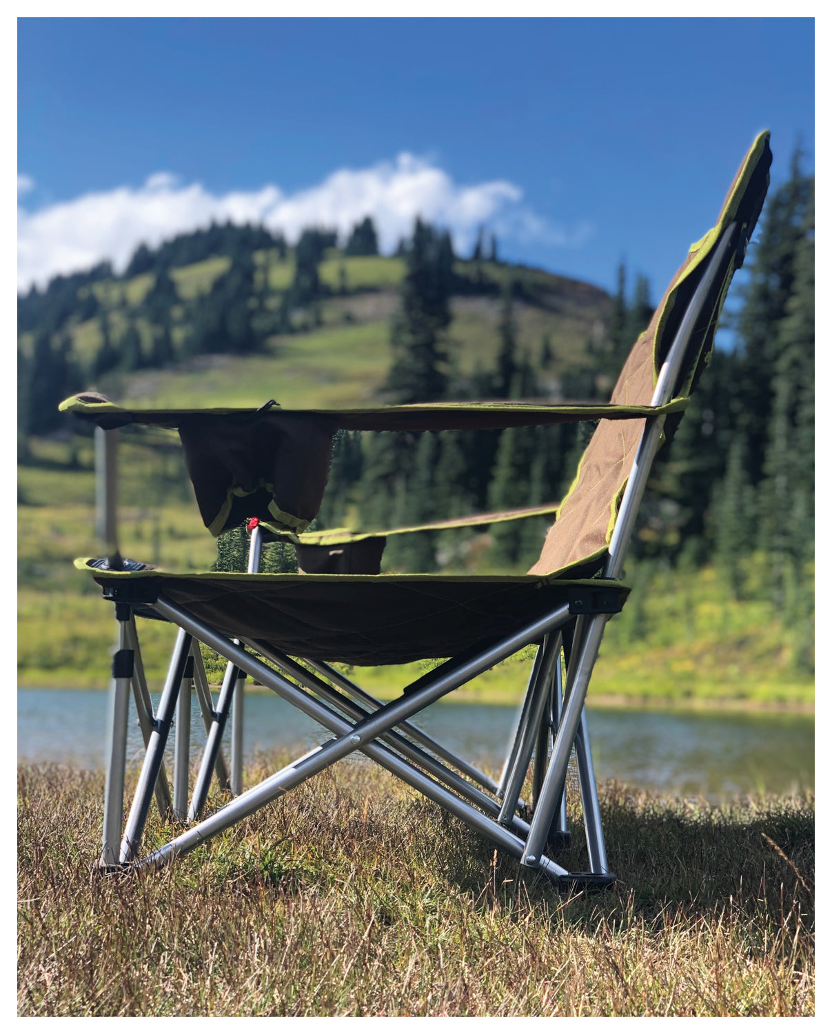 Compact Comfort: Travel Chair Shorty Camp Couch in Sleek Black