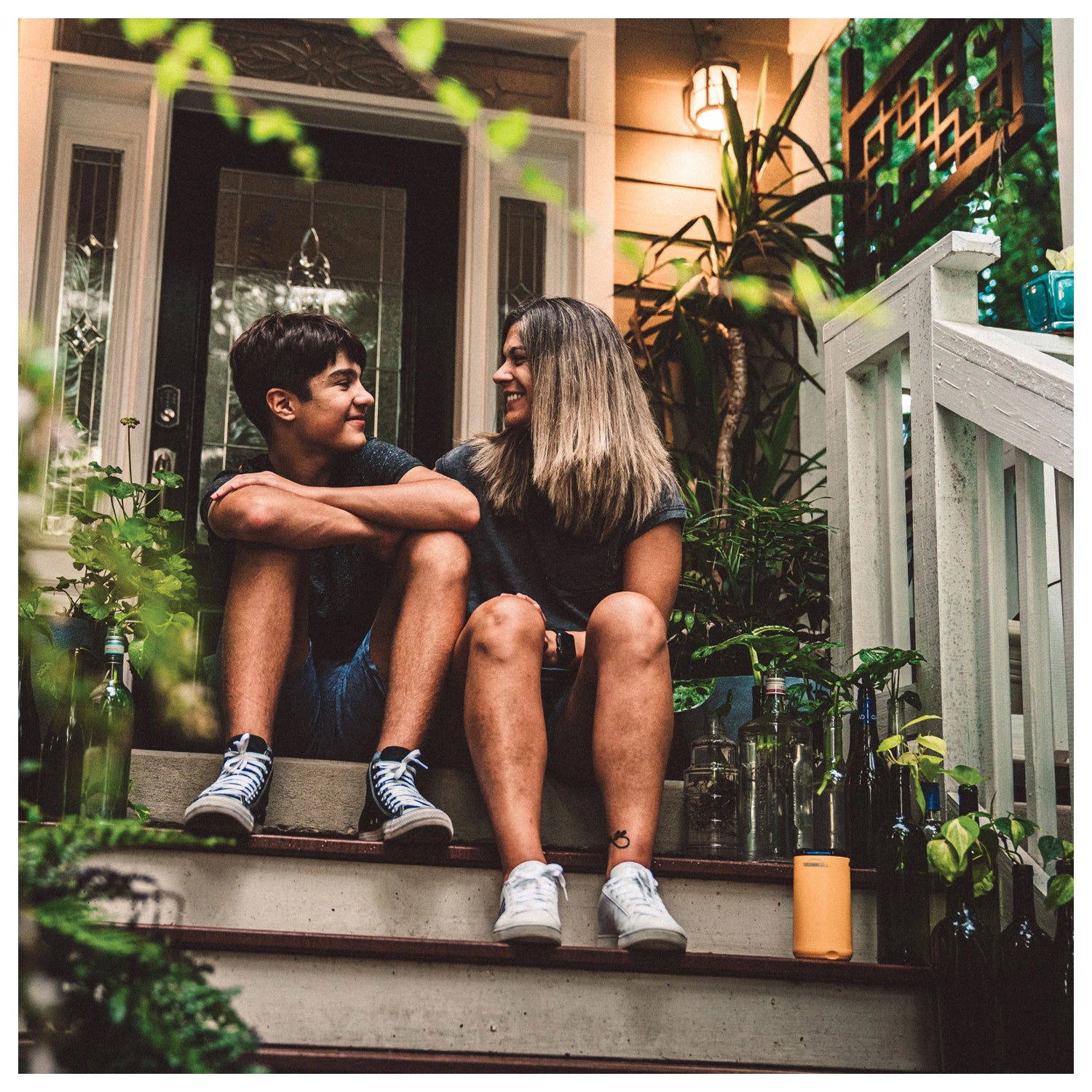 Thermacell Patio Shield Repeller in Stylish Linen Design - Enjoy a Bug-Free Outdoor Experience!